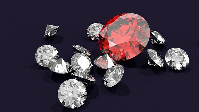 Read more about the article 5 סיבות מדוע אי אפשר לטעות עם יהלומים ליום השנה